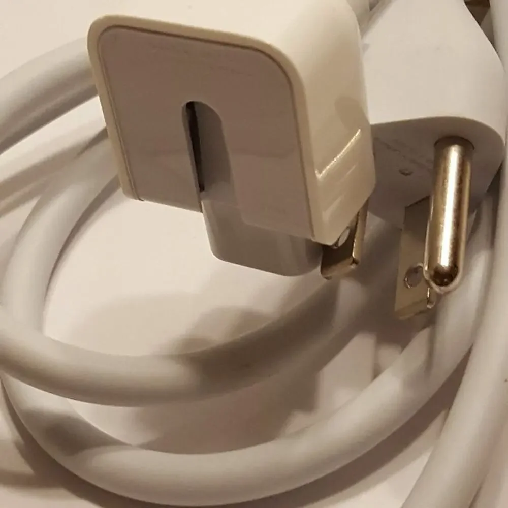 Apple Volex APC7H 2.5A 125V AC Adapter Power Cord MacBook